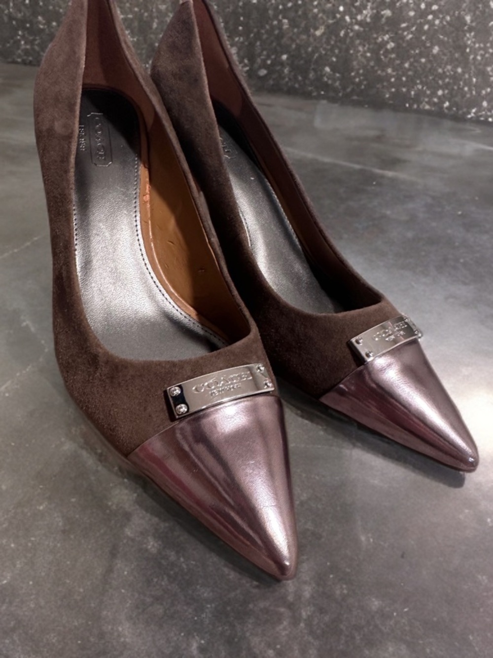 COACH Zan Brown Suede Metallic Cap Toe Pointed Pumps Heels Silver - Size 9B GUC